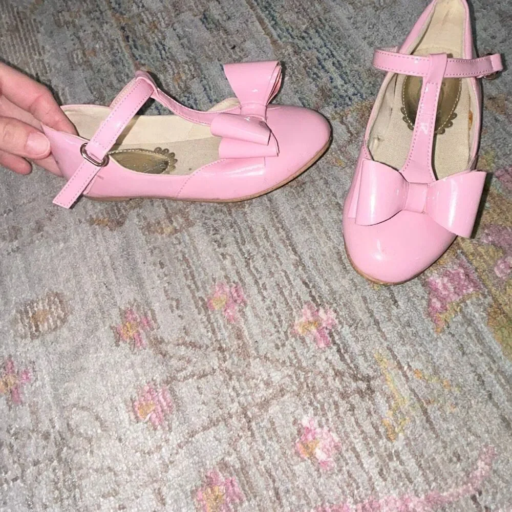 Joyfolie pink patent leather bow flats sz 10
